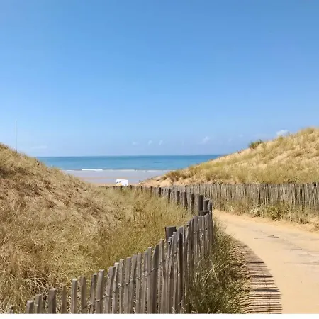 Casa vacanze La Maison Du Garde-barriere A 6km De La Plage