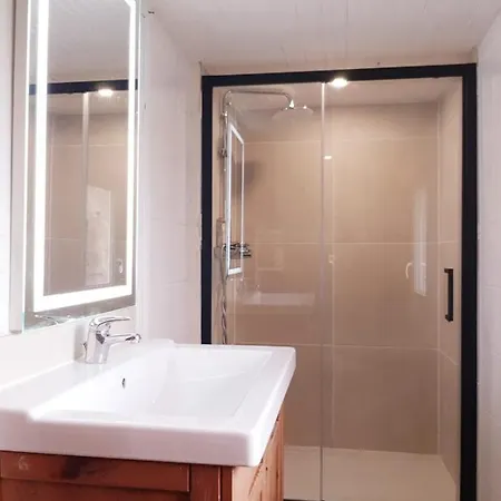 La Maison Du Garde-barriere A 6km De La Plage Casa vacanze *